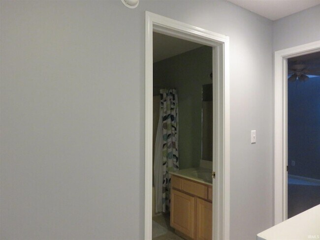 Building Photo - 3432 S Oaklawn Cir