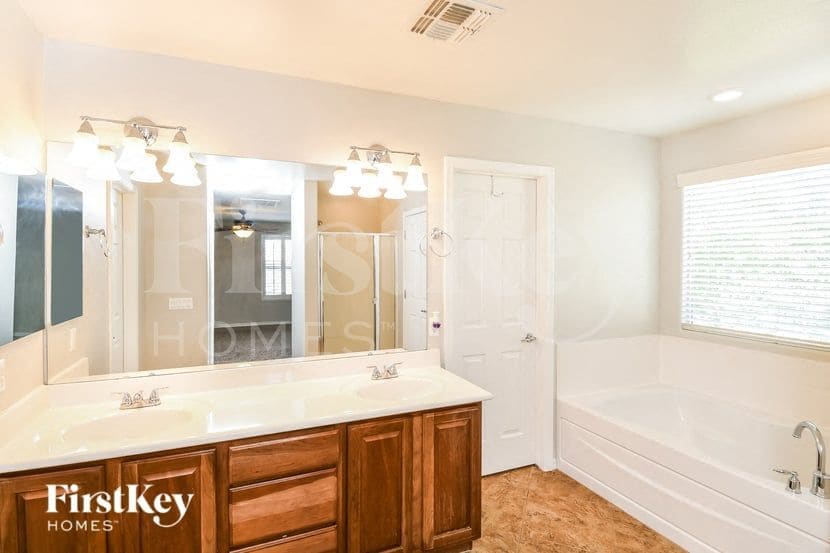 Building Photo - 4762 S Grenoble Cir