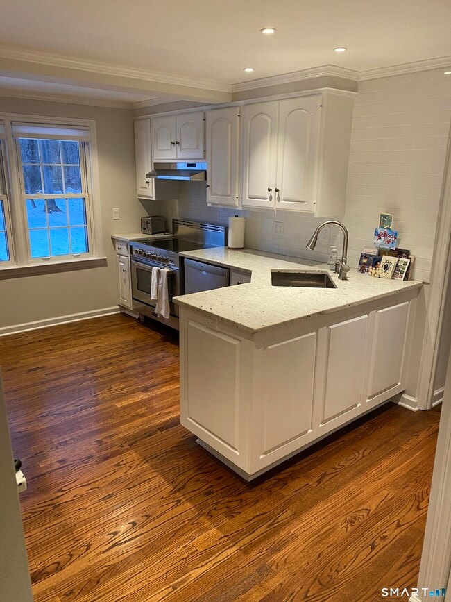 Building Photo - 276 Dunnlea Rd