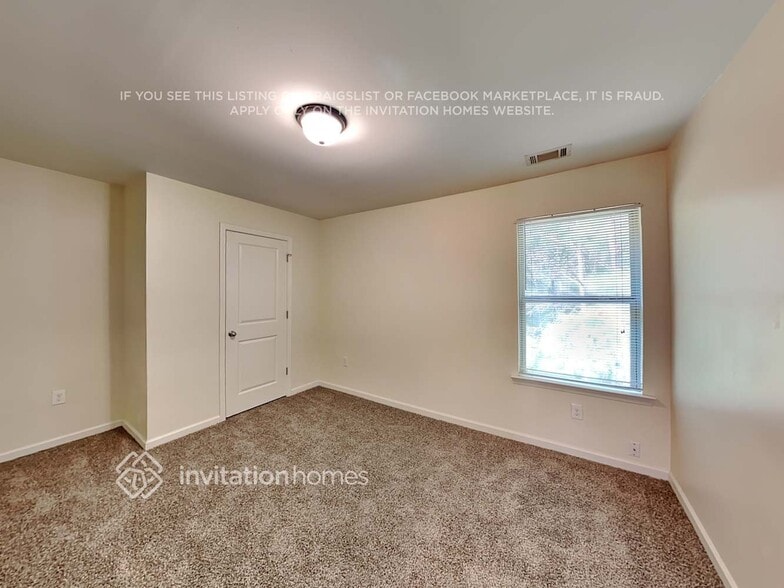 Building Photo - 2465 Valley Creek Dr