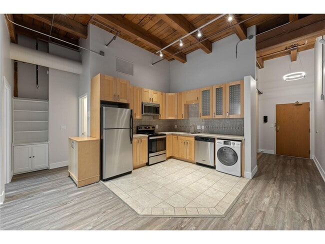 Building Photo - 400 N 1st St