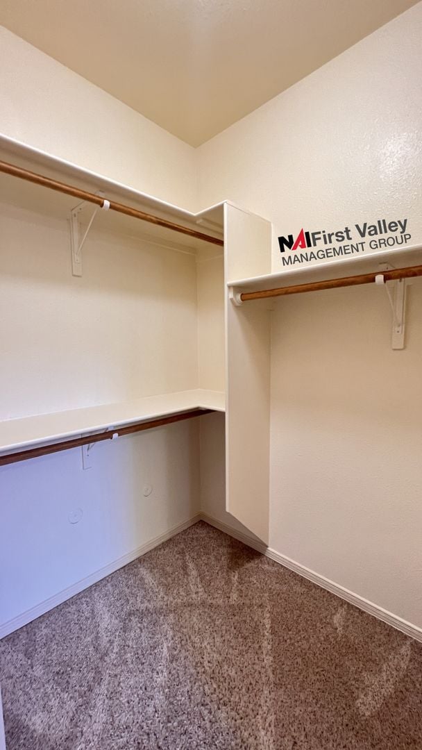 Building Photo - 2 Bedrooms, 2 Baths