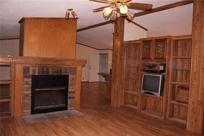 Building Photo - 391 Kc Dr