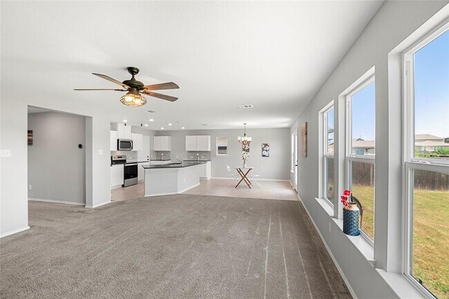 Building Photo - 117 W Point Way