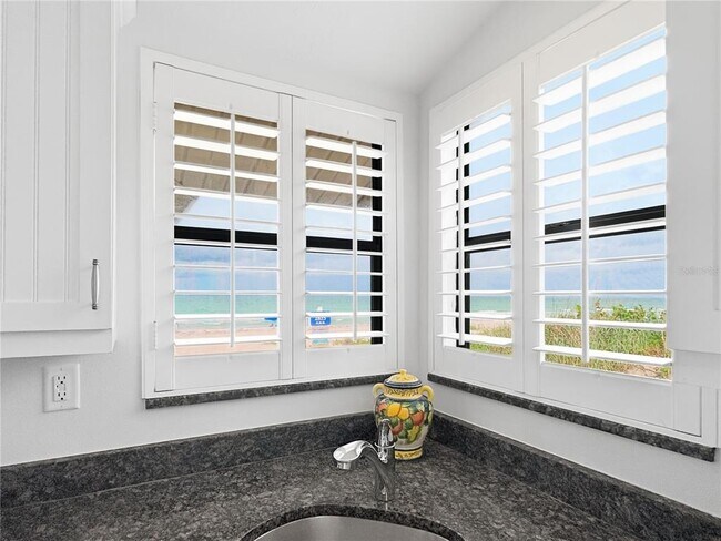 Building Photo - 2823 Gulf of Mexico Dr
