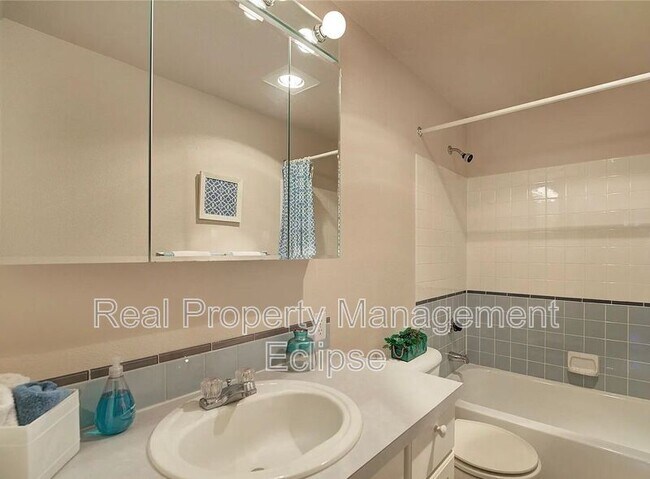 Building Photo - 2448 NW 59th St