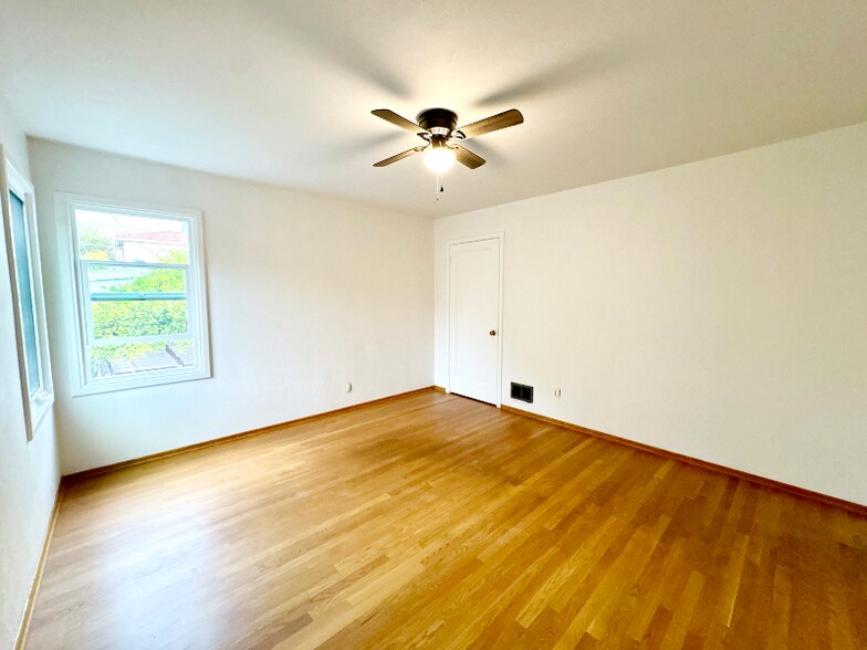 Building Photo - 153 Edgemont Ave