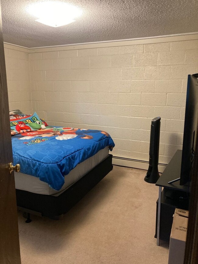 Building Photo - 1618 Maple Grove Rd