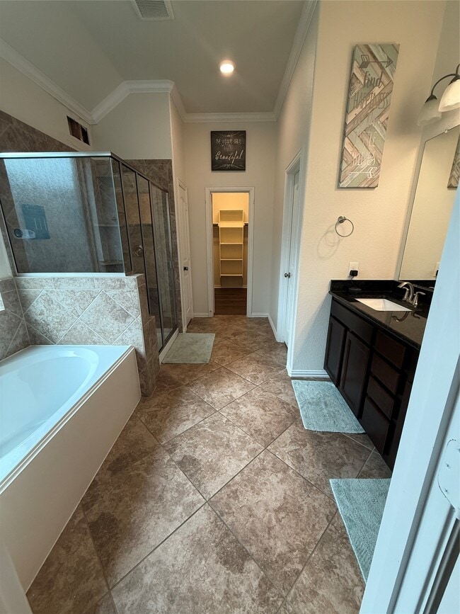 Building Photo - 20206 Lago Blf Lp