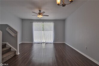 Building Photo - 3630 Pine Oak Cir