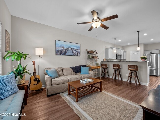 Building Photo - 63 Outrigger Dr