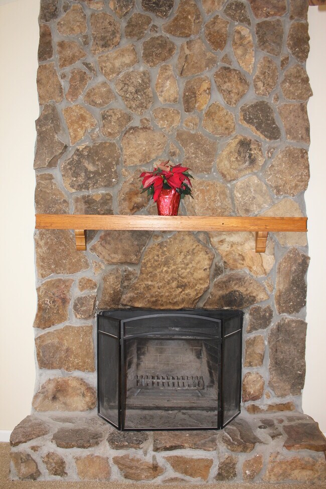 Building Photo - 1410 Ashbrook Dr NW