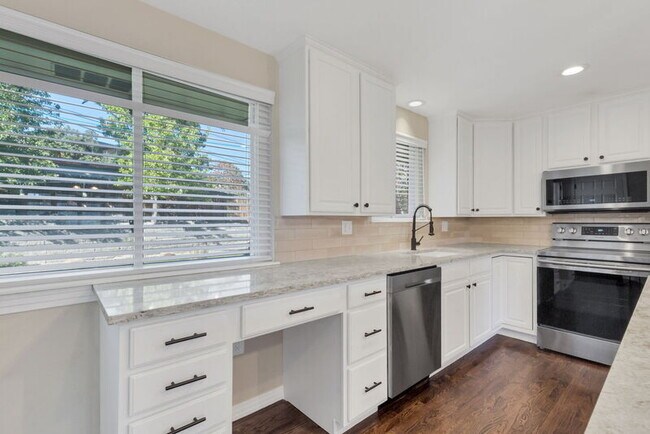 Building Photo - 7085 W 71st Ave