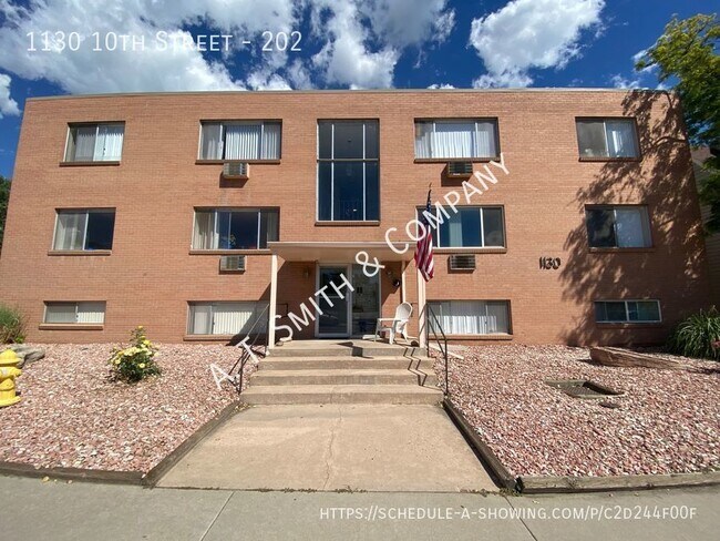 Primary Photo - Two Bedroom Apartment in the Heart of Down...