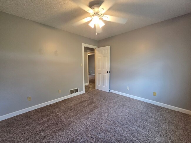 Building Photo - Gorgeous Corner lot Home for Rent!