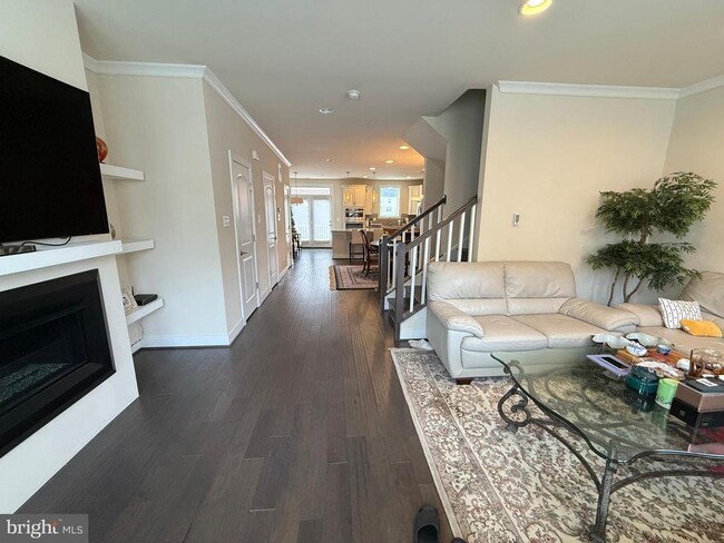 Primary Photo - 321 Hendrix Ave