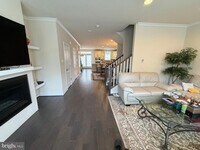 Building Photo - 321 Hendrix Ave