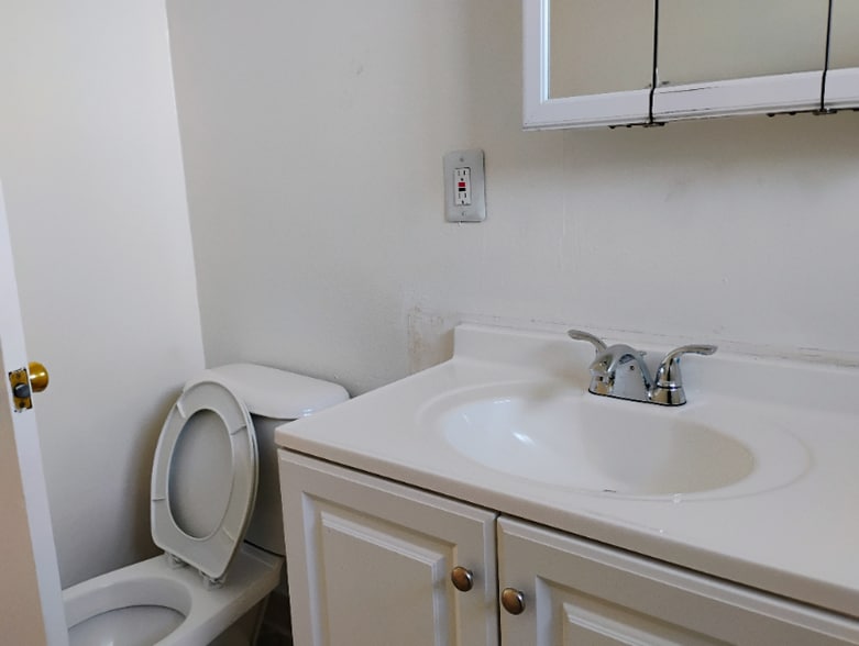 Building Photo - 8560 E Artesia Blvd