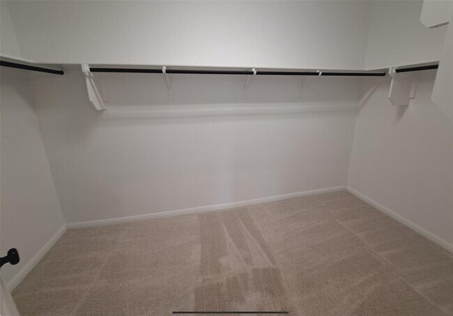 Building Photo - 2633 Danbury Ln