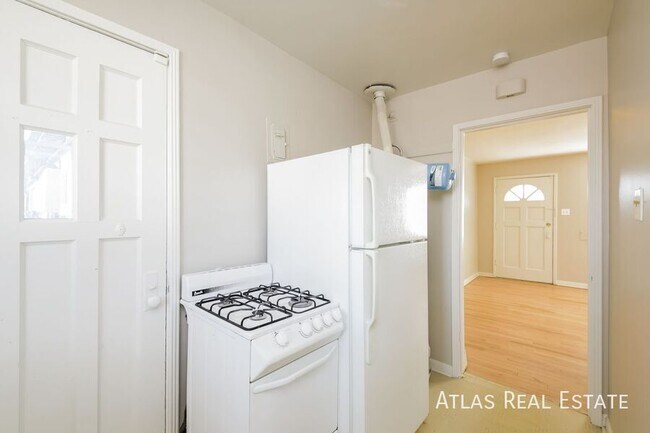 Building Photo - 7141 E 60th Way