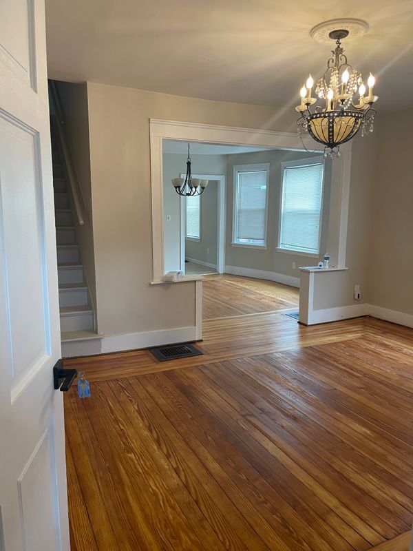 Building Photo - 398 Wellington Ave