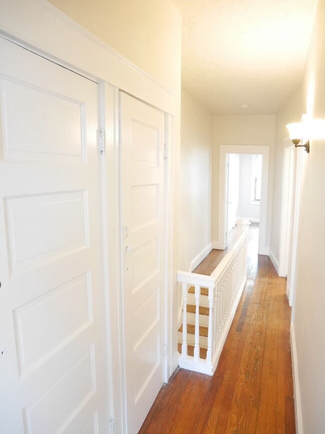 Building Photo - PRIME LOCATION! Charming 3-Bedroom Home Ne...