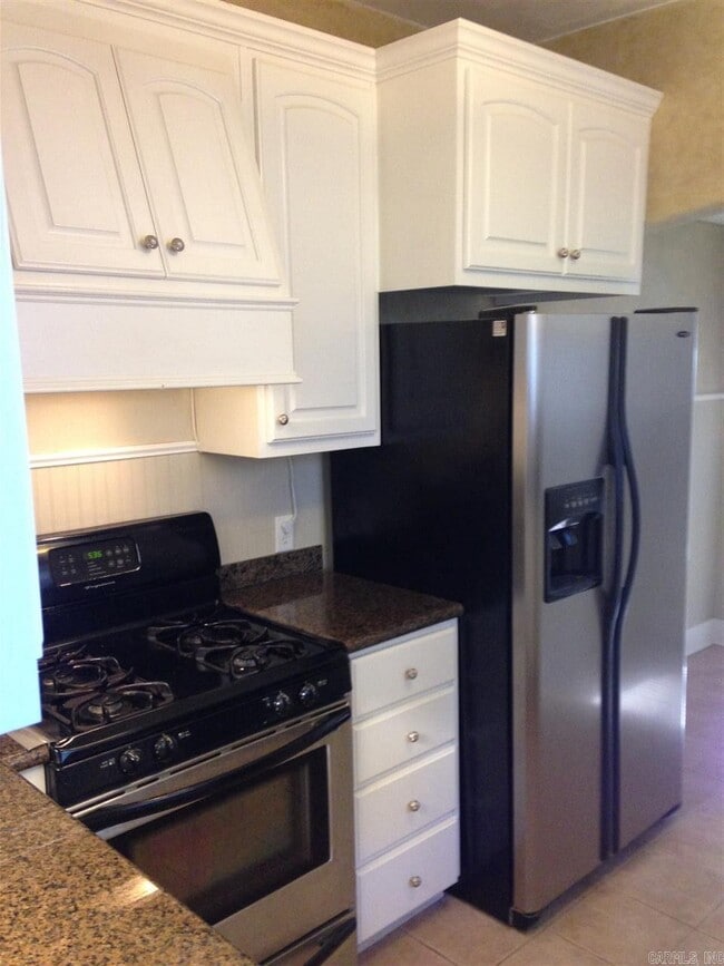 Building Photo - 318 N Spruce St