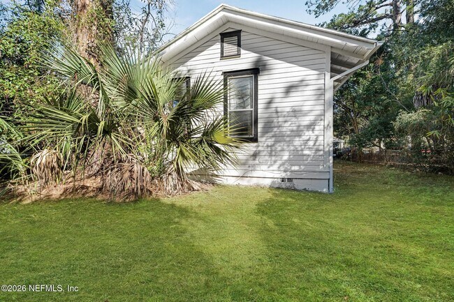 Building Photo - 522 W 21st St