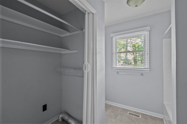 Building Photo - 103 Knollwood Ct