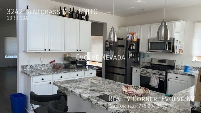 Building Photo - 3242 Bentgrass Dr