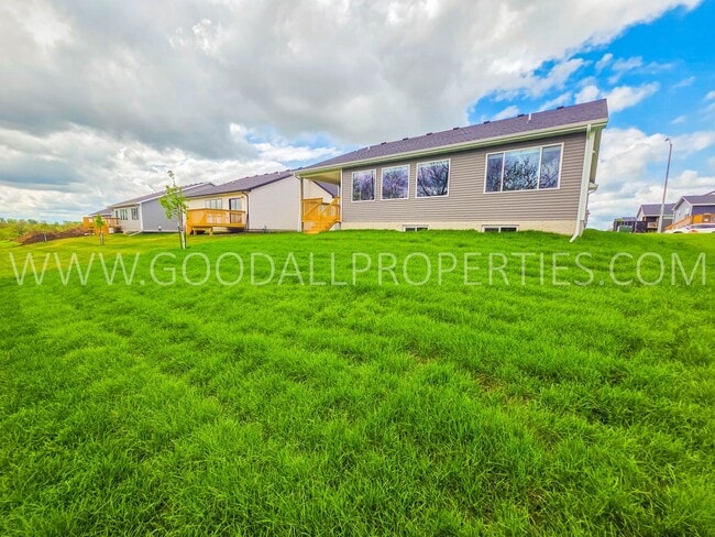 Building Photo - Enjoy new construction living in a prime Norwalk location!