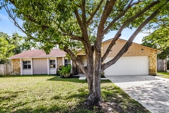 Building Photo - 1891 Aster Dr