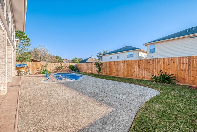 Building Photo - 9407 Demsey Mill Dr