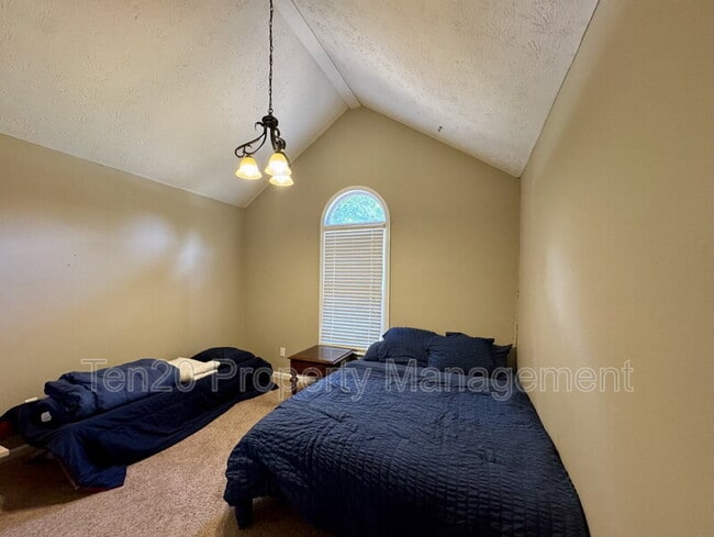 Building Photo - 173 Lee Rd 508