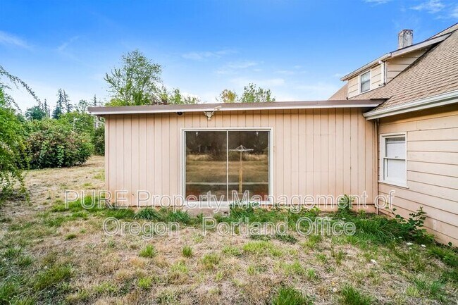Building Photo - 32125 SE Hinman Ave