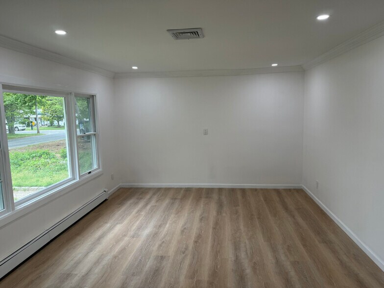 Building Photo - 30 Beacon St