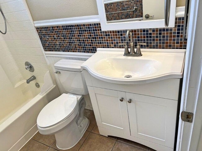 Building Photo - Modern 4 Bedroom 3 Bath Close to Marina Suisun City *Star Rentals