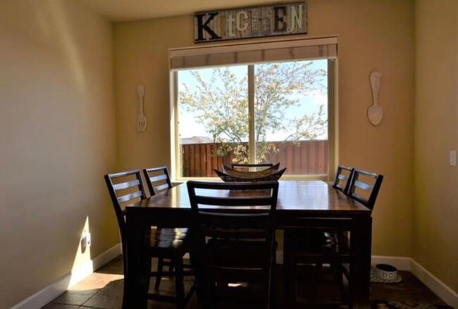 Building Photo - Stunning 4-Bedroom in Redmond's beautiful Fairhaven Neighborhood!