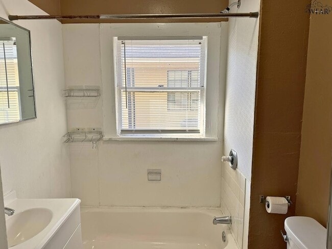 Building Photo - 1604 Britain St