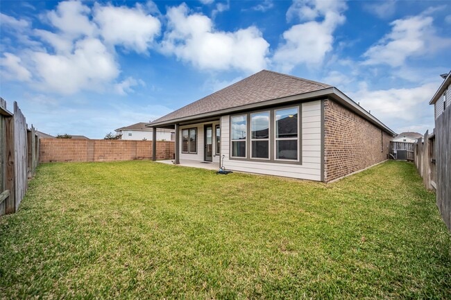 Building Photo - 2502 Ocean Key Dr