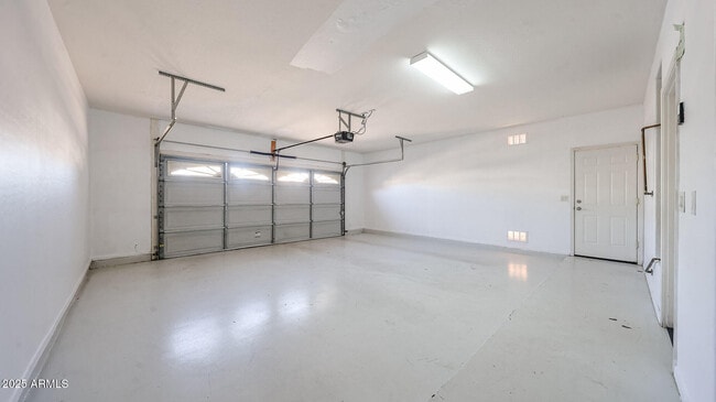 Building Photo - 7015 W Southgate Ave