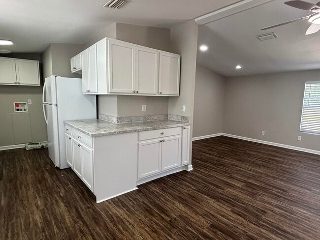 Building Photo - 1895 Wild Cherry Dr