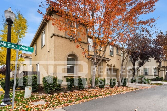 Building Photo - 5 Mantauk Point Pl