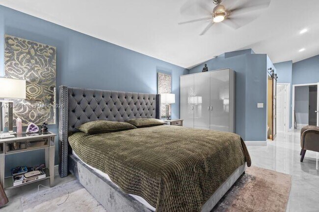 Building Photo - 6952 NW 27th Ct