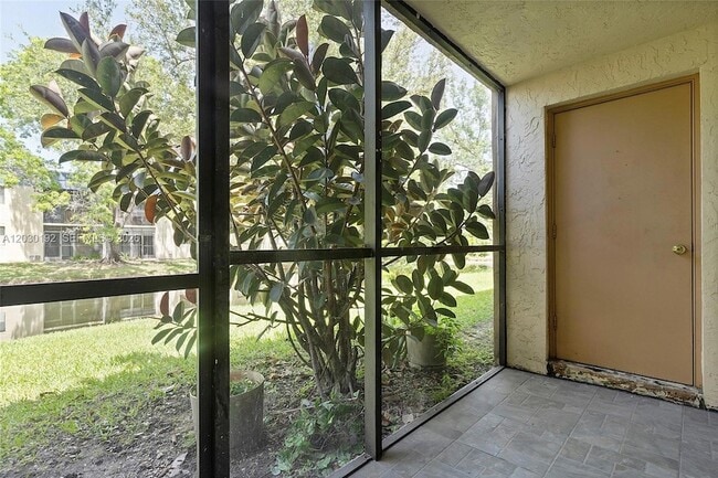 Building Photo - 193 Lakeview Dr