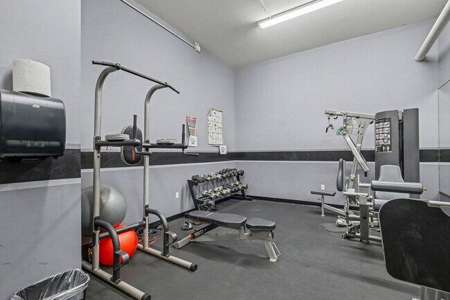 Building Photo - 1555 California St