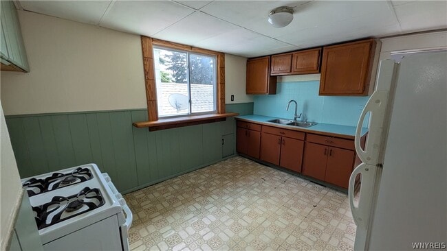 Building Photo - 96 Fredro St