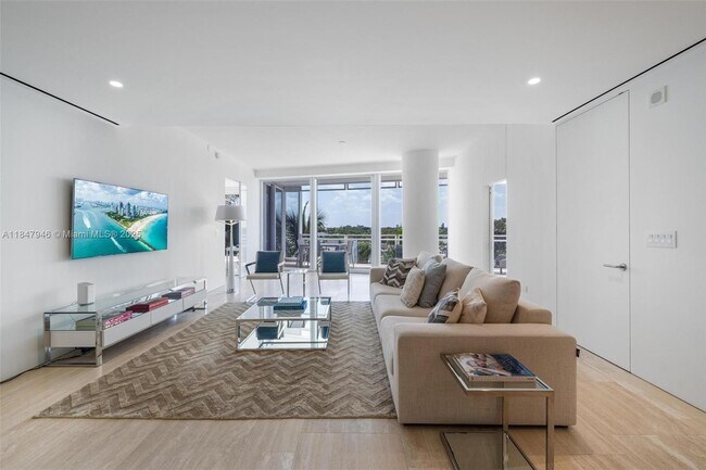Building Photo - 9001 Collins Ave
