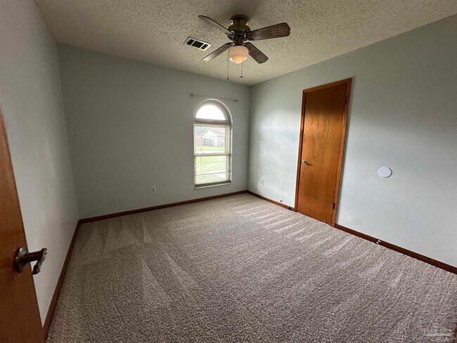 Building Photo - 2952 Breckenridge Dr