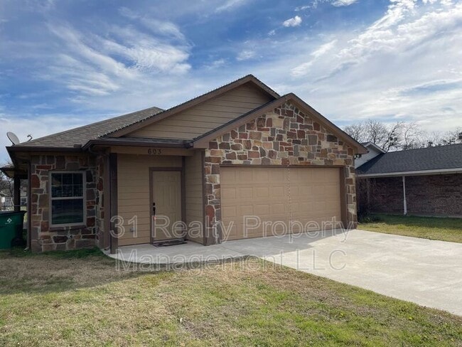 Building Photo - 603 Franklin Ave